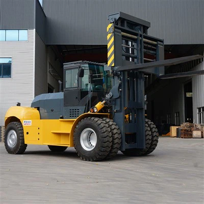 30 tonnu lielas ietilpības dīzeļa autokrāvējs